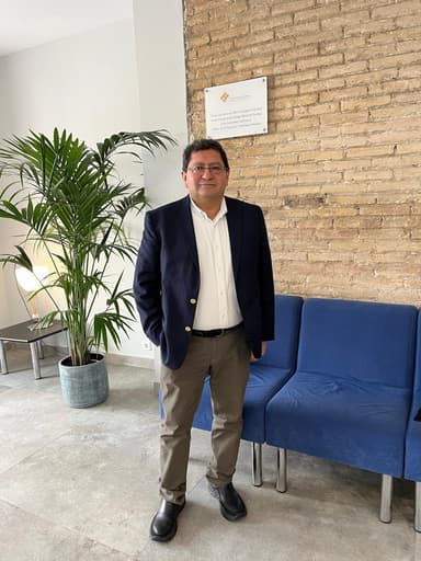 Dr. Wilson López-López